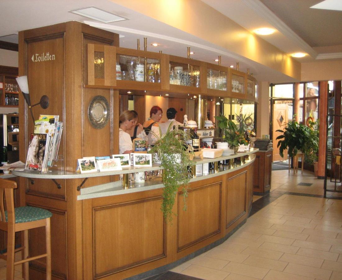 Burgschaenke, Hotel & Restaurant - E-Mobilitaet Ladestationen Fuer Elektroautos Burgthann エクステリア 写真